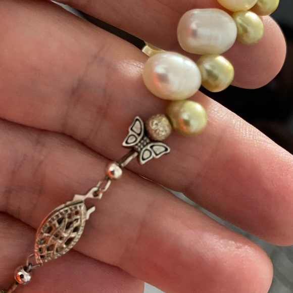 Vintage Light Green Pearls & White Pearls Sterling Silver Clasp Collar Necklace - Picture 6 of 13